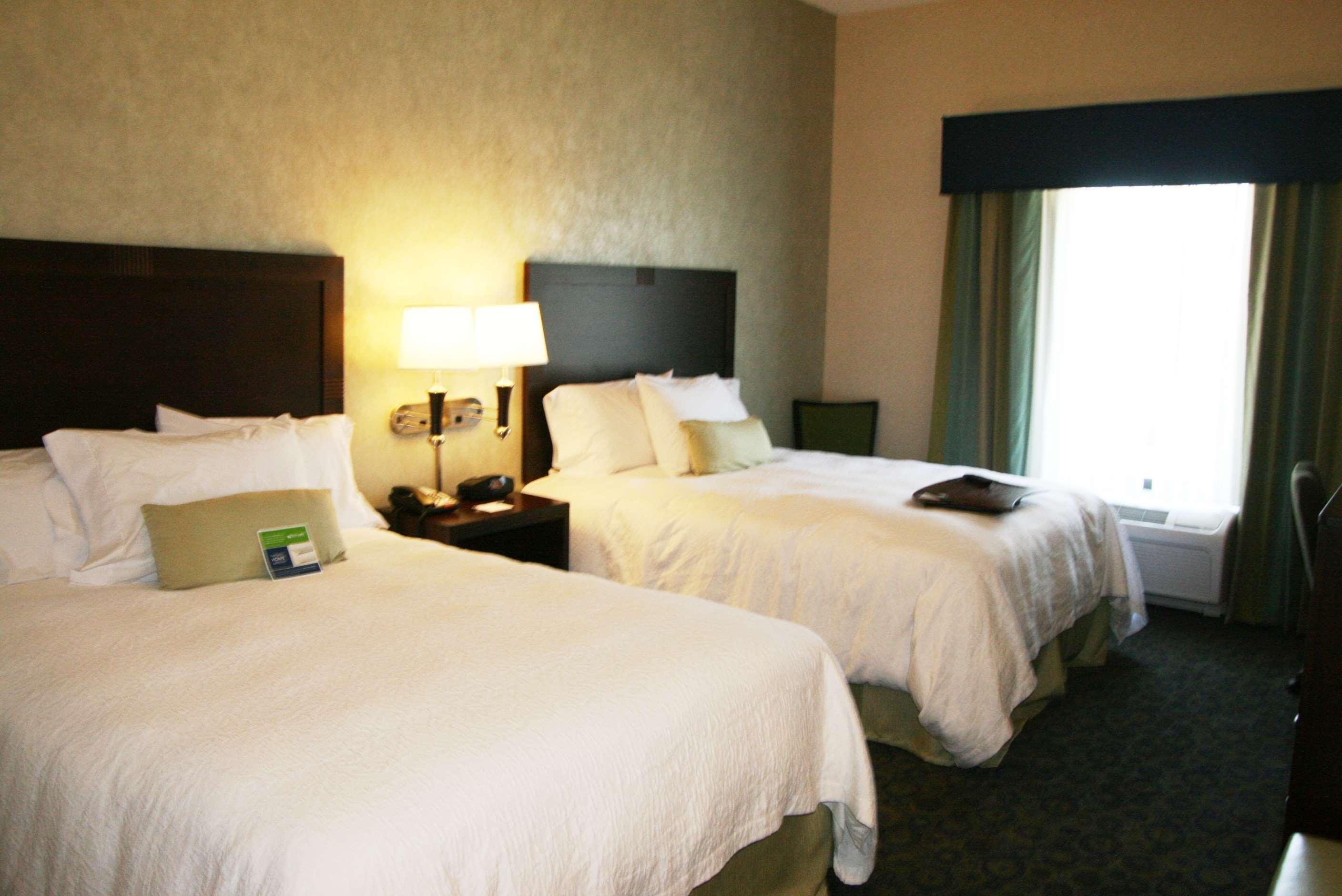 Hampton Inn Milford Eksteriør billede