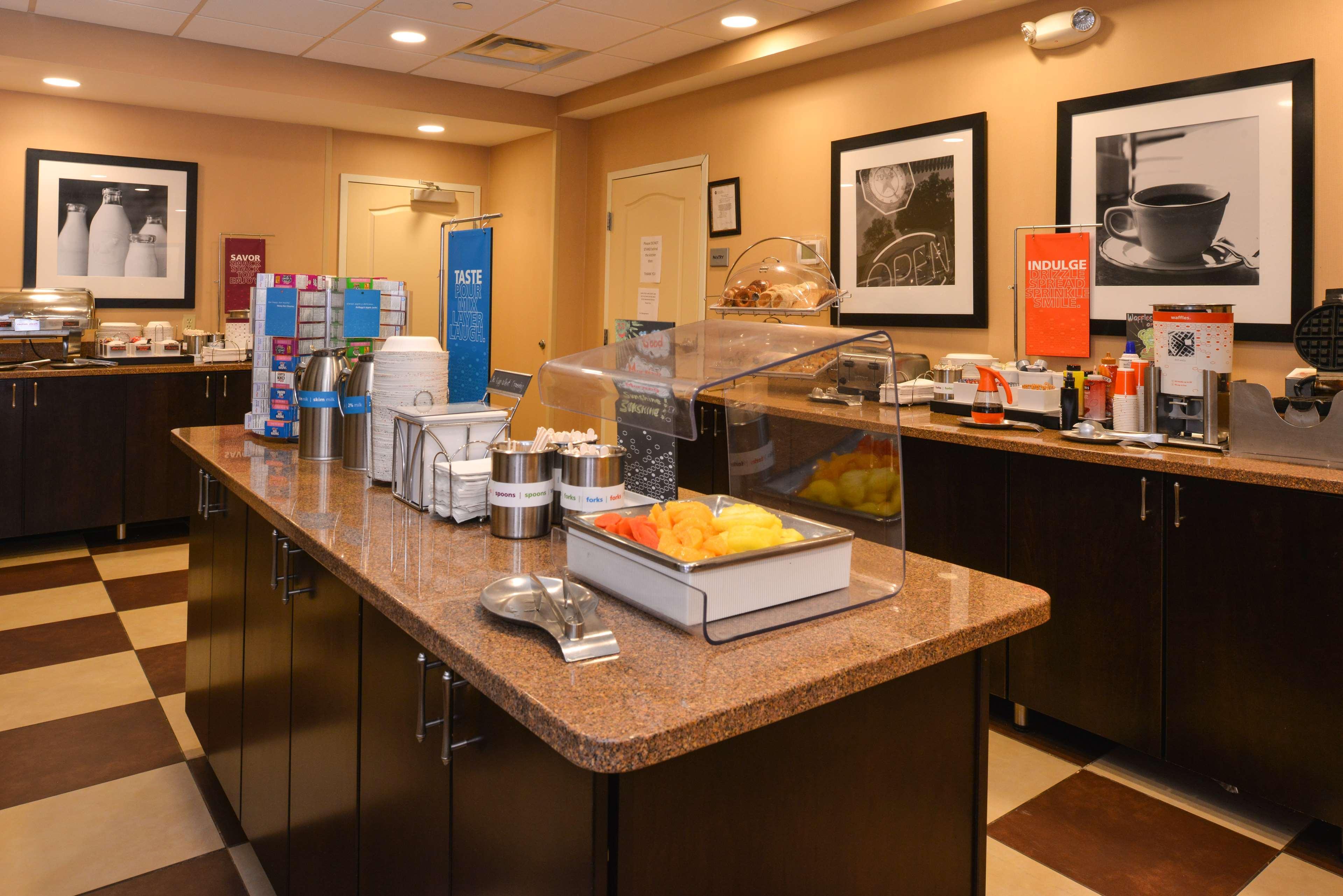 Hampton Inn Milford Eksteriør billede