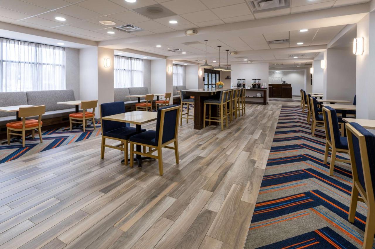 Hampton Inn Milford Eksteriør billede