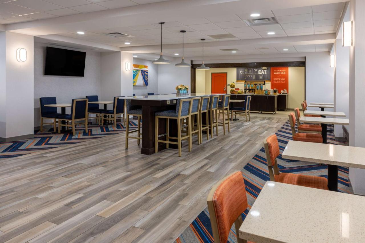 Hampton Inn Milford Eksteriør billede