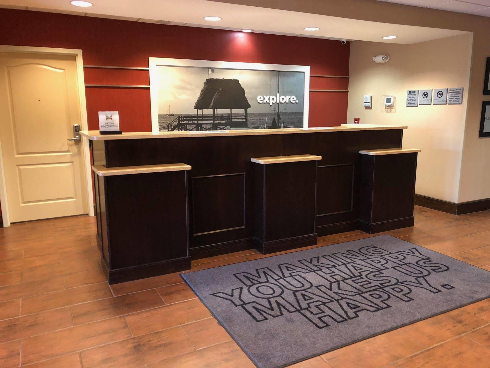 Hampton Inn Milford Eksteriør billede